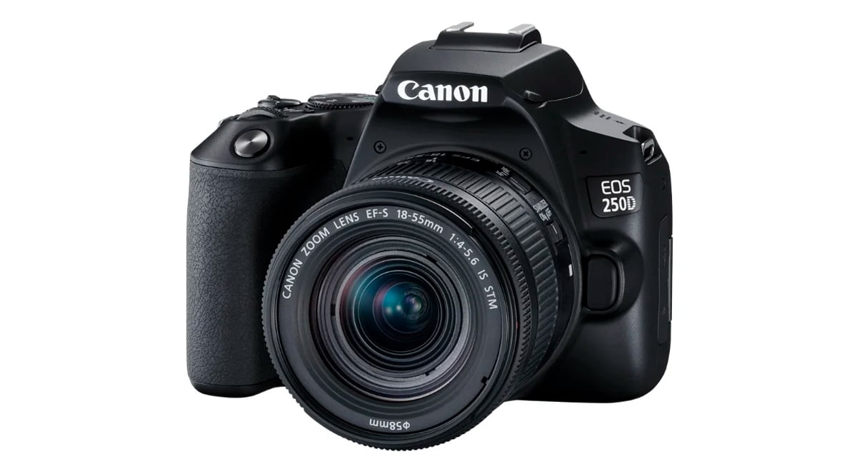 Зеркальный фотоаппарат Canon EOS 250D Kit
