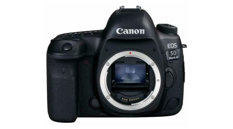 Зеркальный фотоаппарат Canon EOS 5D Mark IV Body. Зеркальный фотоаппарат Canon EOS 5D Mark IV Body.
