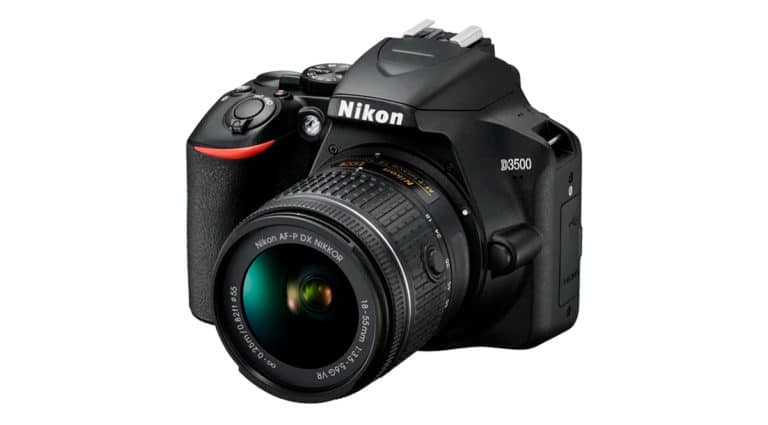 Зеркальный фотоаппарат Nikon D3500 Kit.