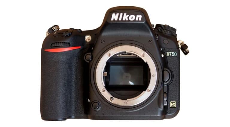 Зеркальный фотоаппарат Nikon D750 Body. Зеркальный фотоаппарат Nikon D750 Body.